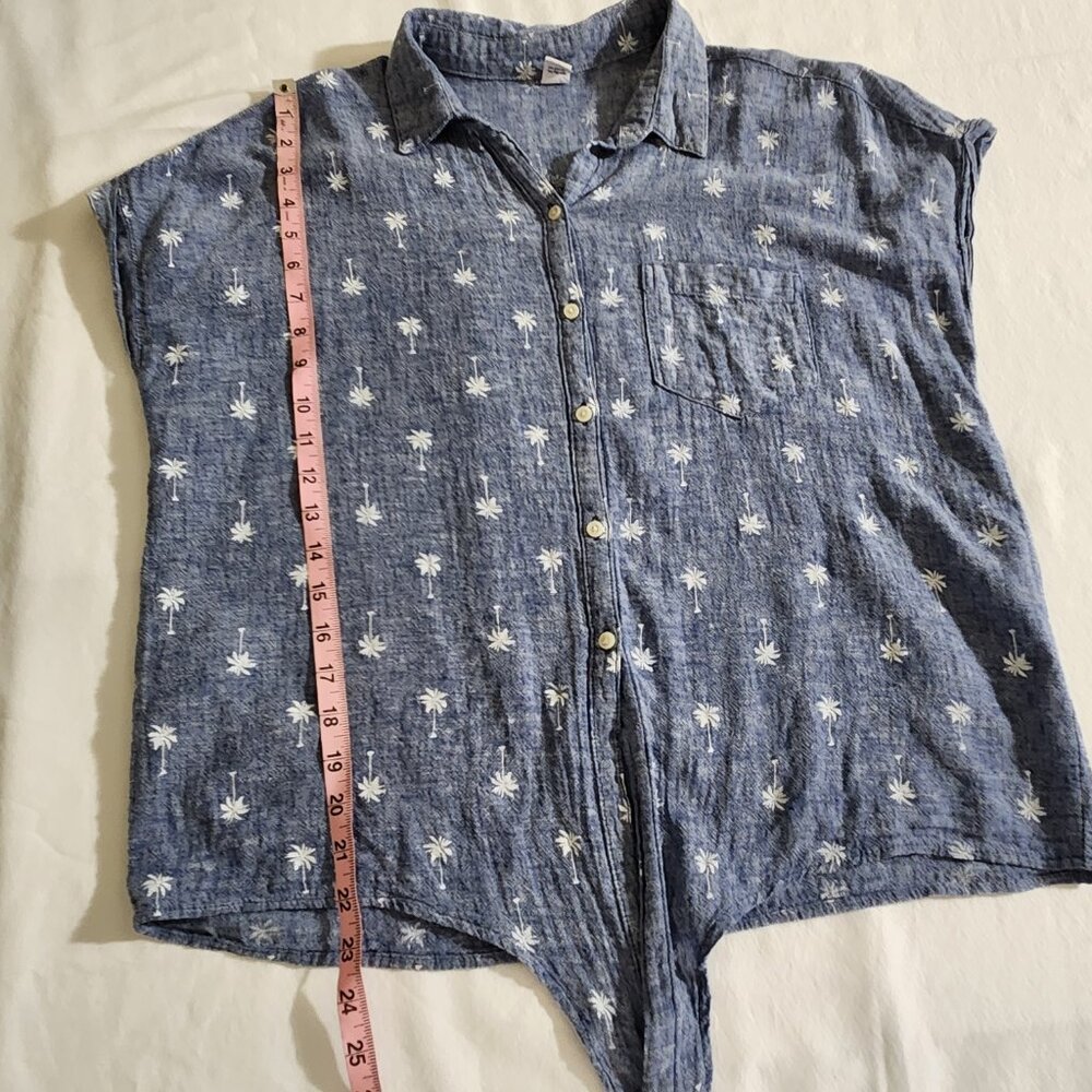 Old Navy Women's Large Denim Linen Blend Palm Tree Button-Down Tie-Front Shirt - Picture 14 of 16